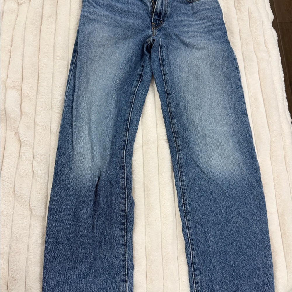 Levi's Women's Straight Jeans in Classic Blue